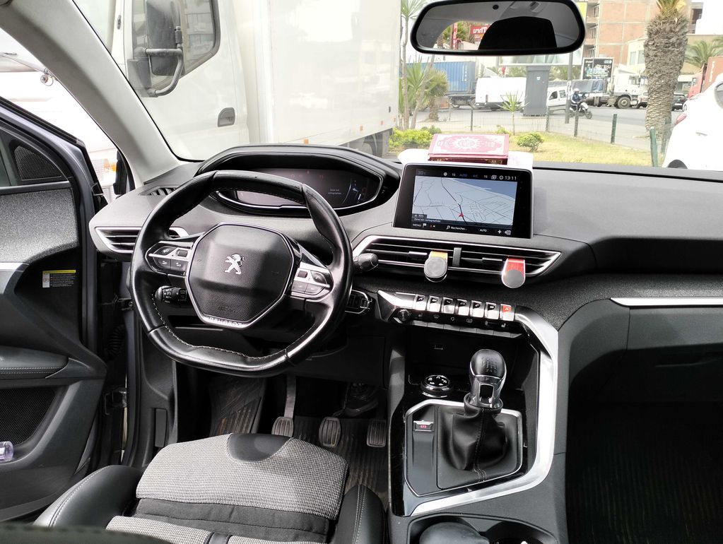 PEUGEOT 3008 2019