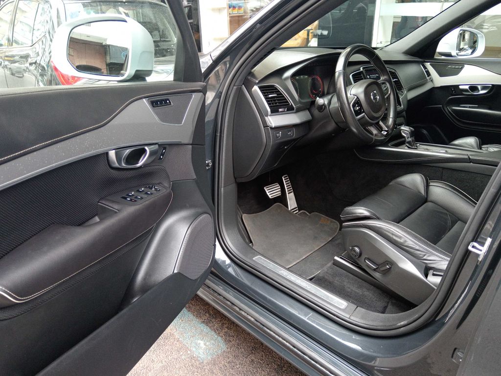 VOLVO XC90 2019