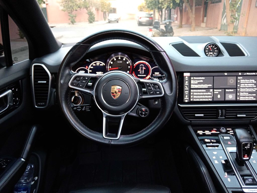 PORSCHE Cayenne 2018
