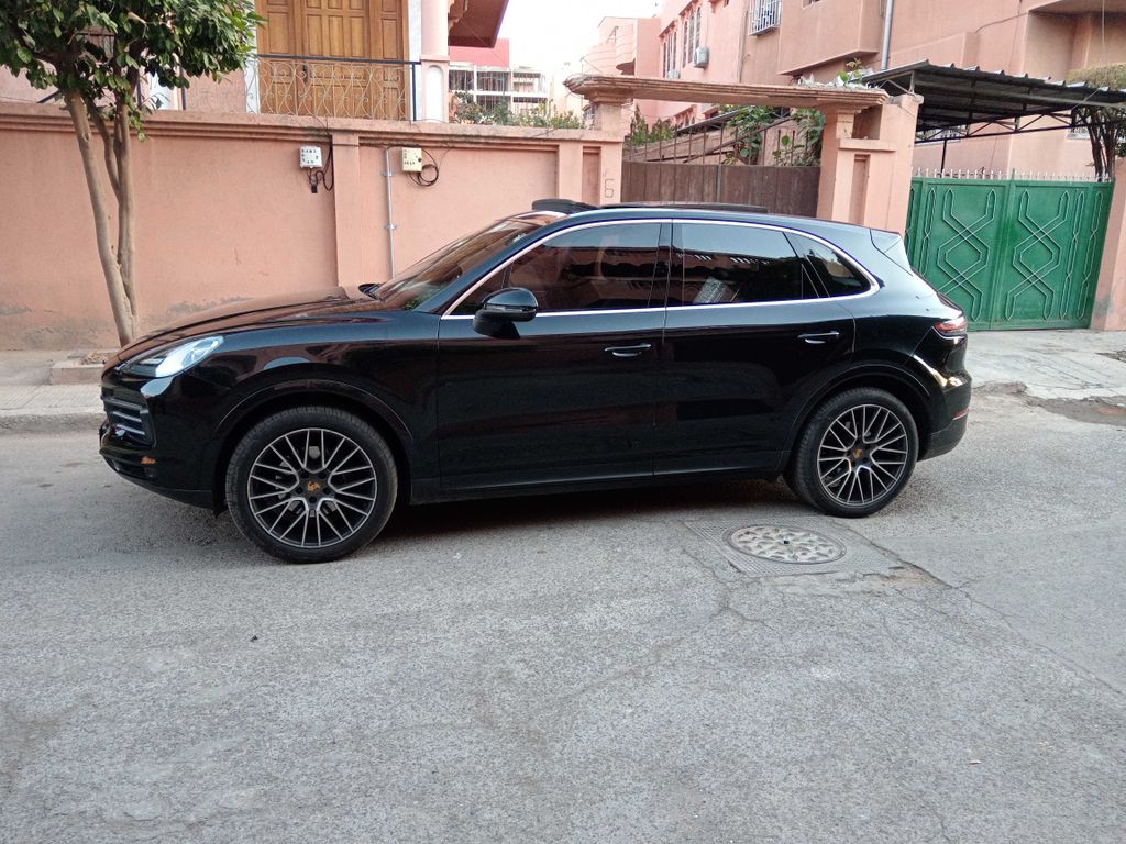PORSCHE Cayenne 2018