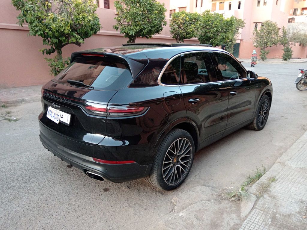 PORSCHE Cayenne 2018