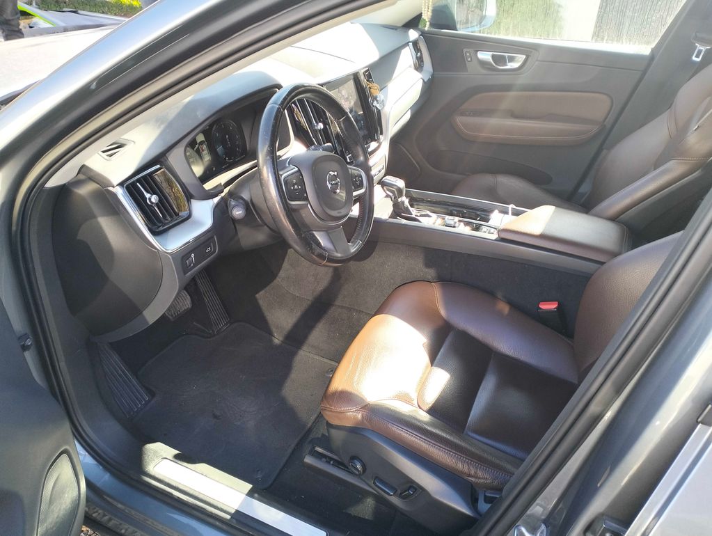 VOLVO XC60 2020