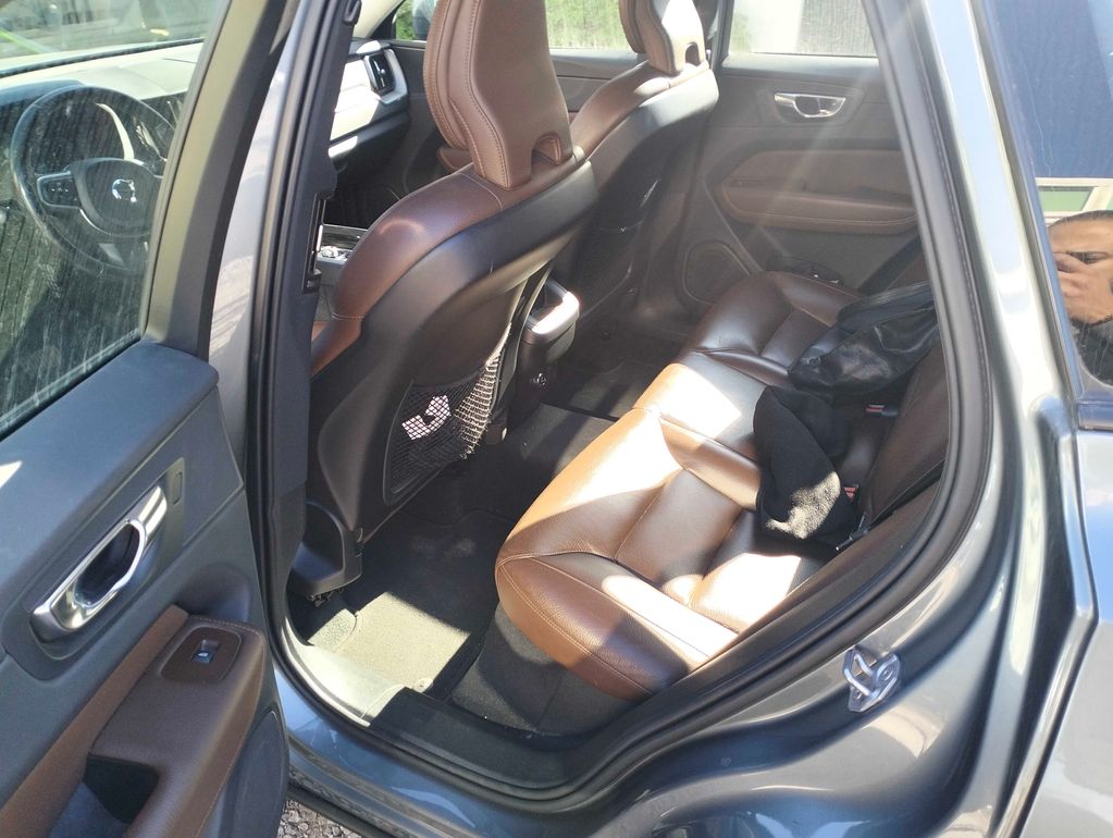 VOLVO XC60 2020