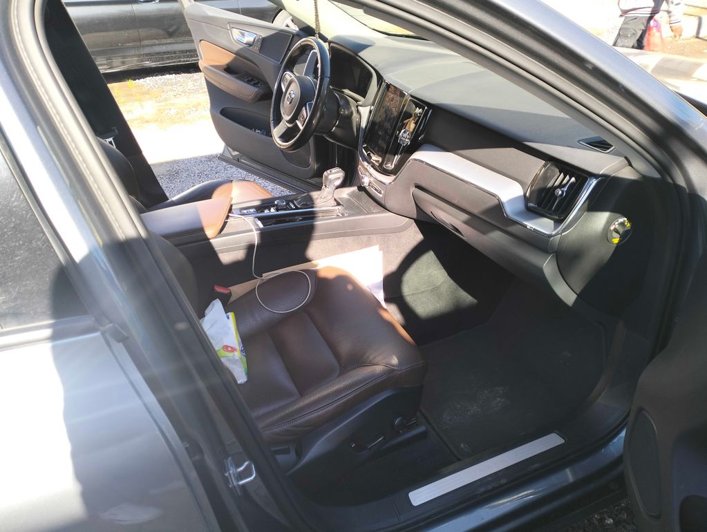 VOLVO XC60 2020
