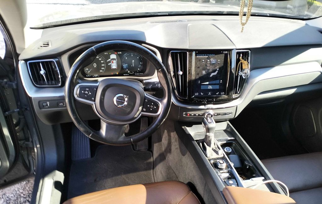 VOLVO XC60 2020
