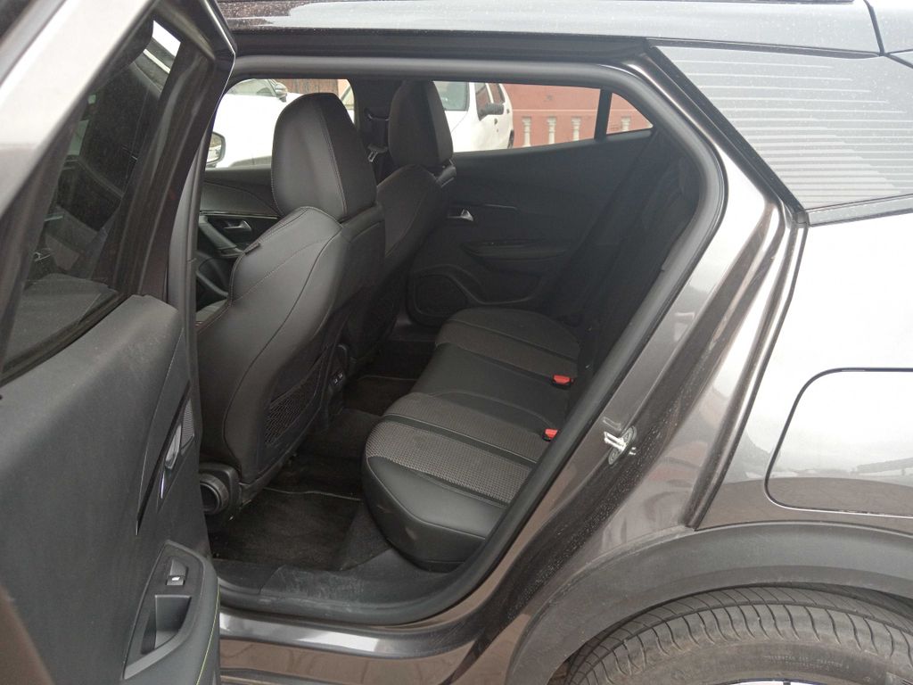 PEUGEOT 2008 2023