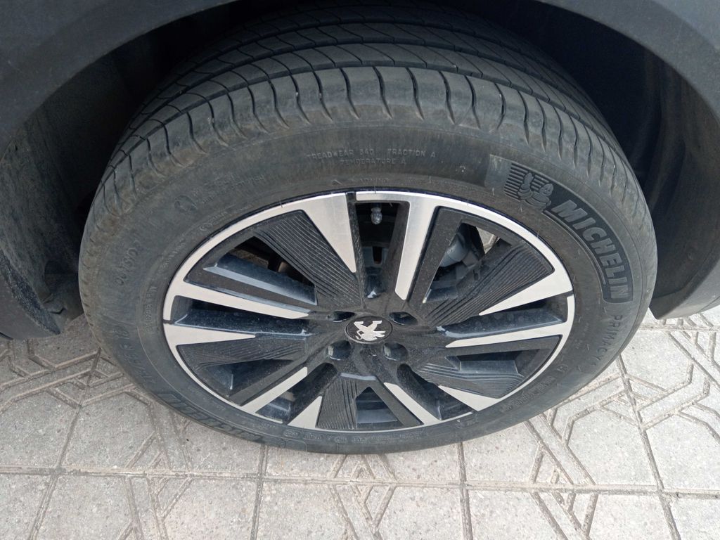 PEUGEOT 2008 2023