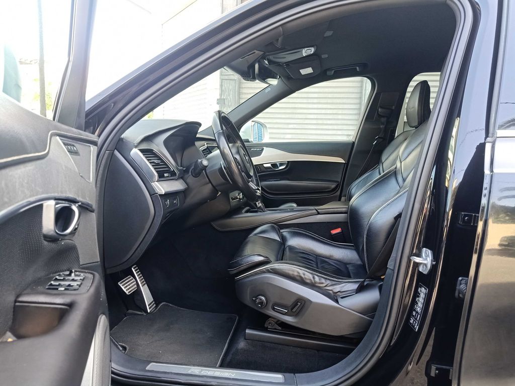 VOLVO XC90 2019