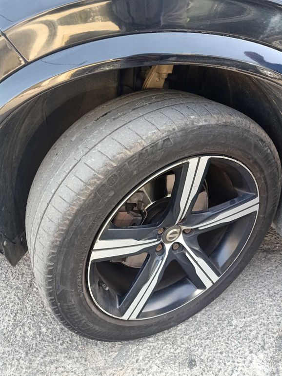 VOLVO XC90 2019