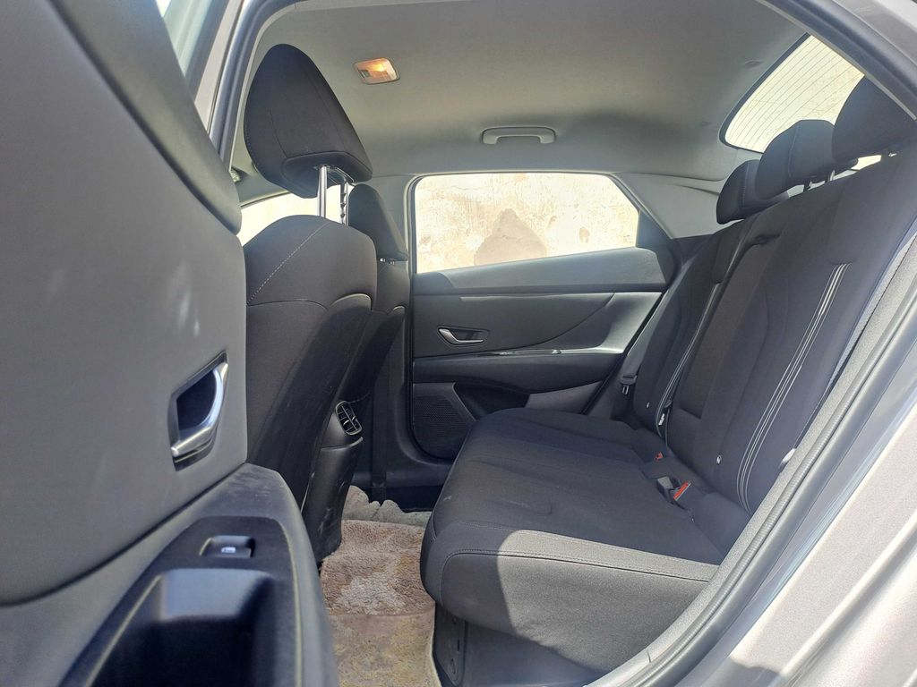 HYUNDAI Elantra 2024