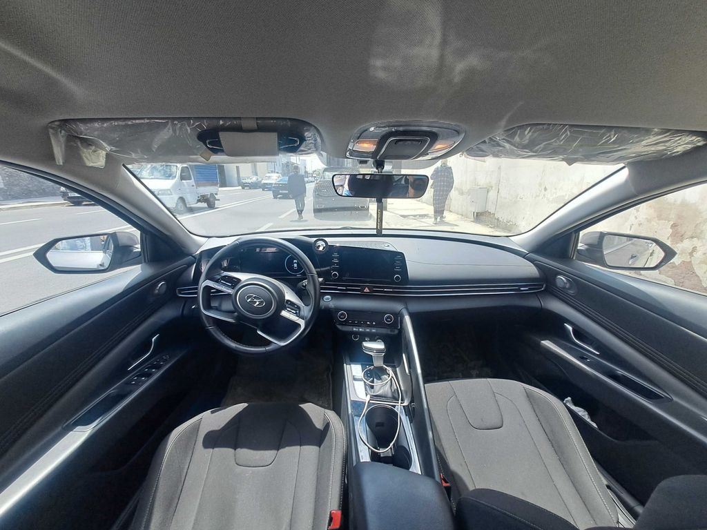 HYUNDAI Elantra 2024