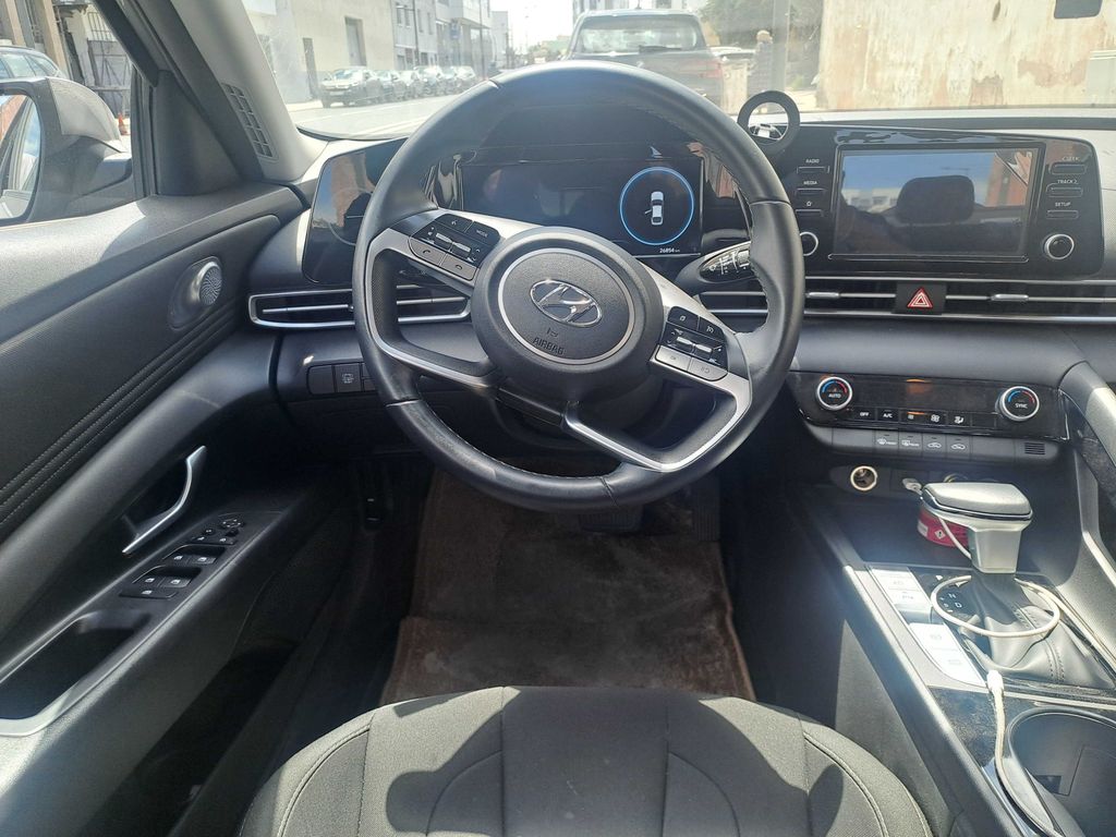 HYUNDAI Elantra 2024