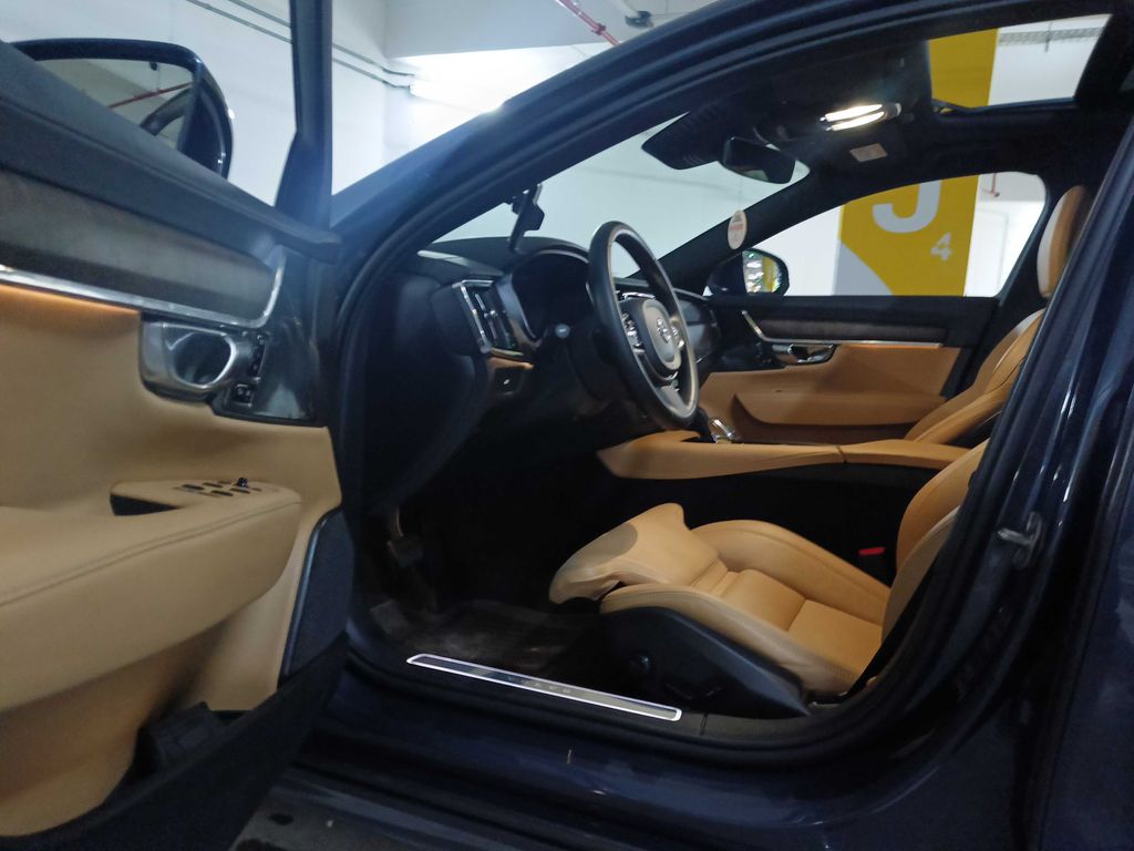 VOLVO S90 2023