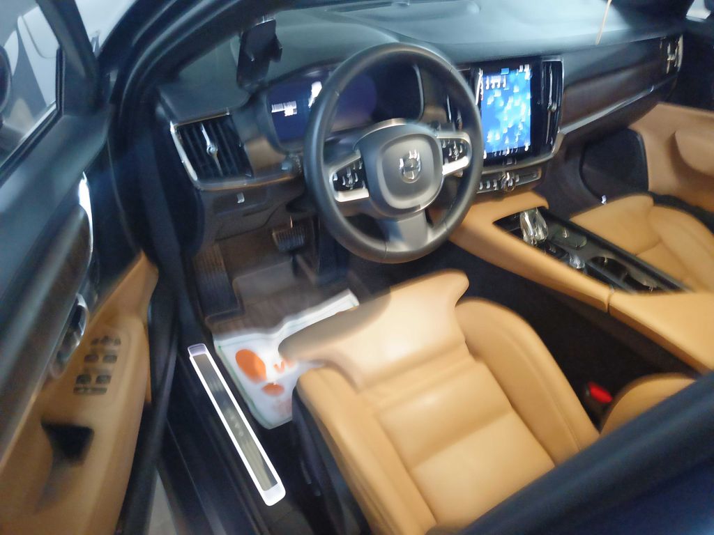 VOLVO S90 2023