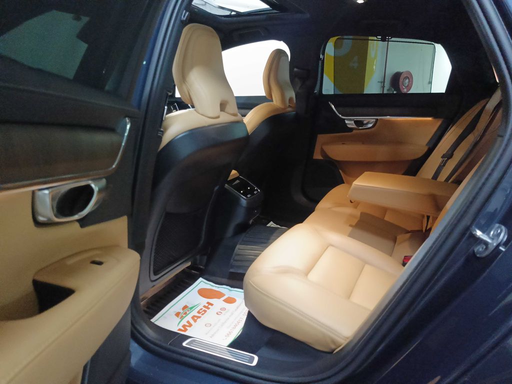 VOLVO S90 2023