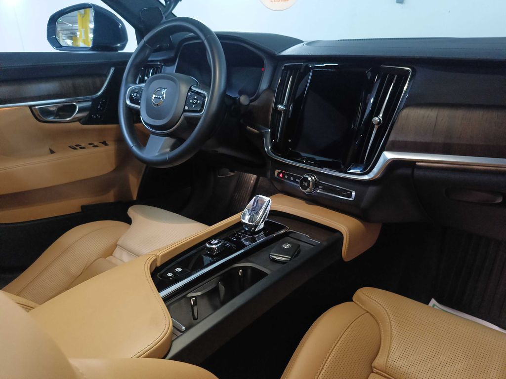 VOLVO S90 2023