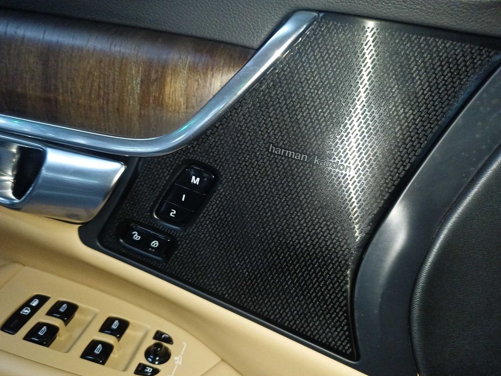 VOLVO S90 2023