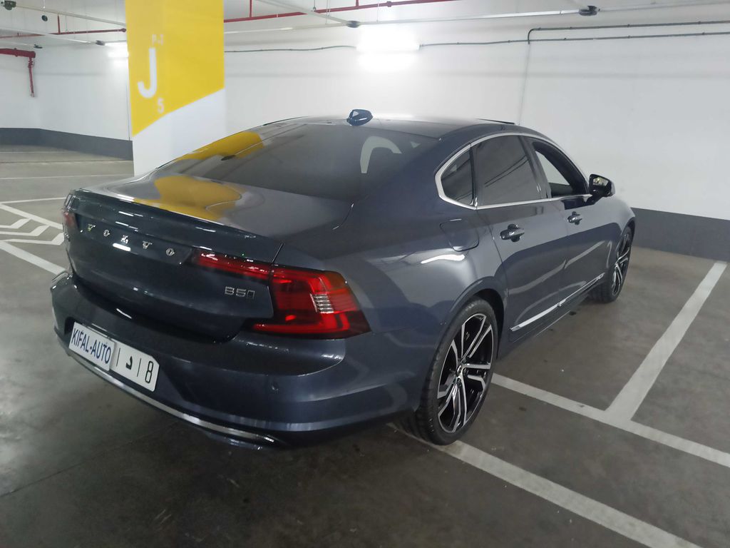 VOLVO S90 2023