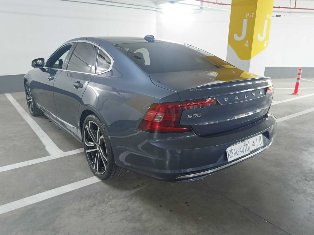 VOLVO S90 2023