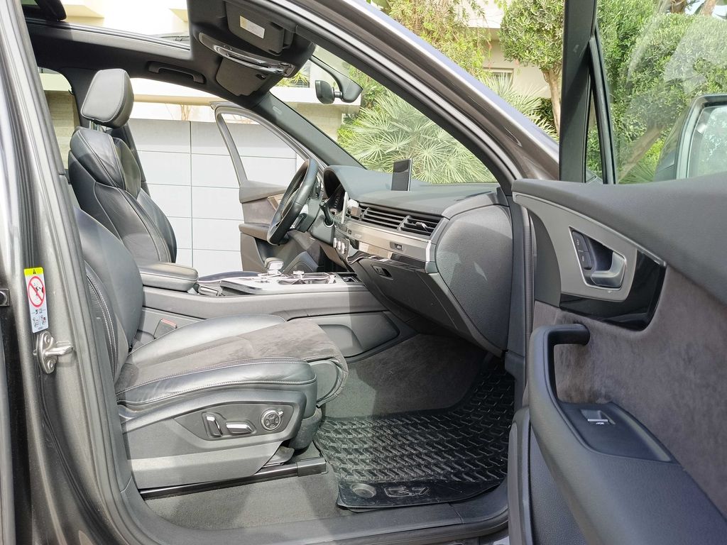 AUDI Q7 2018
