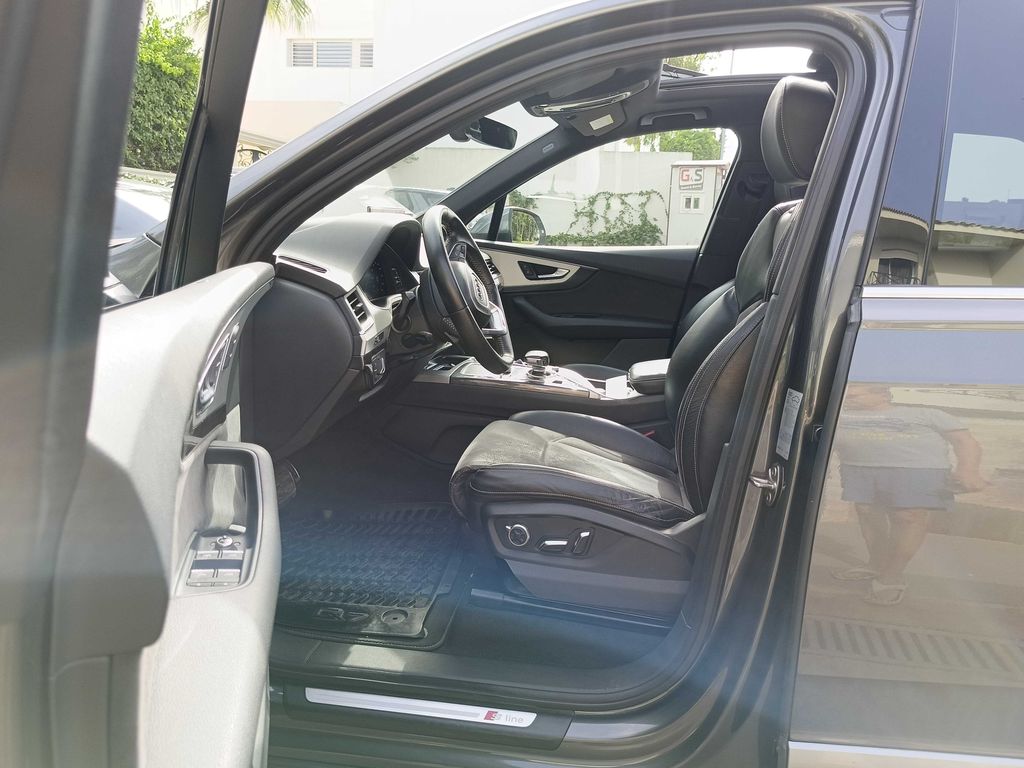 AUDI Q7 2018