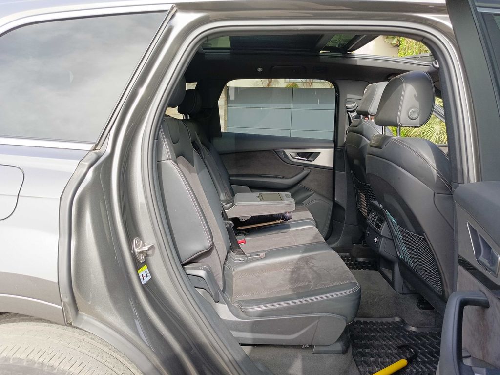 AUDI Q7 2018