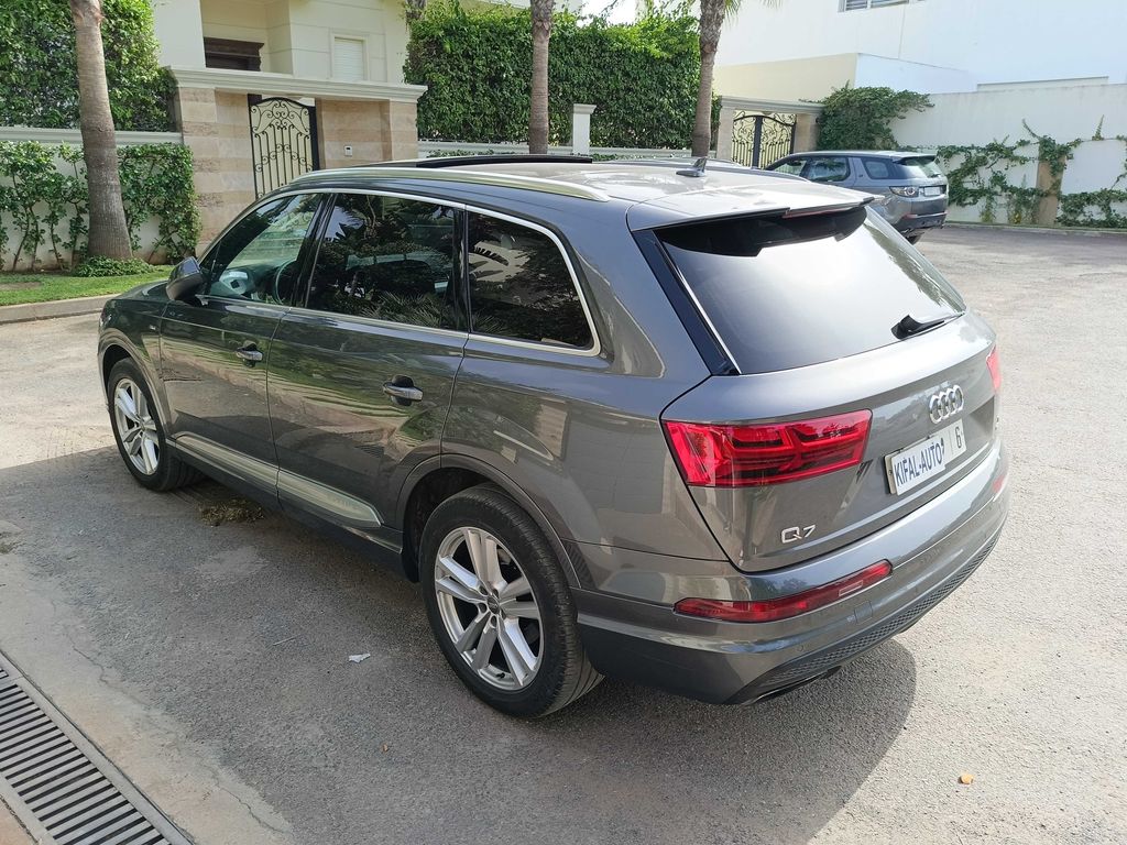 AUDI Q7 2018