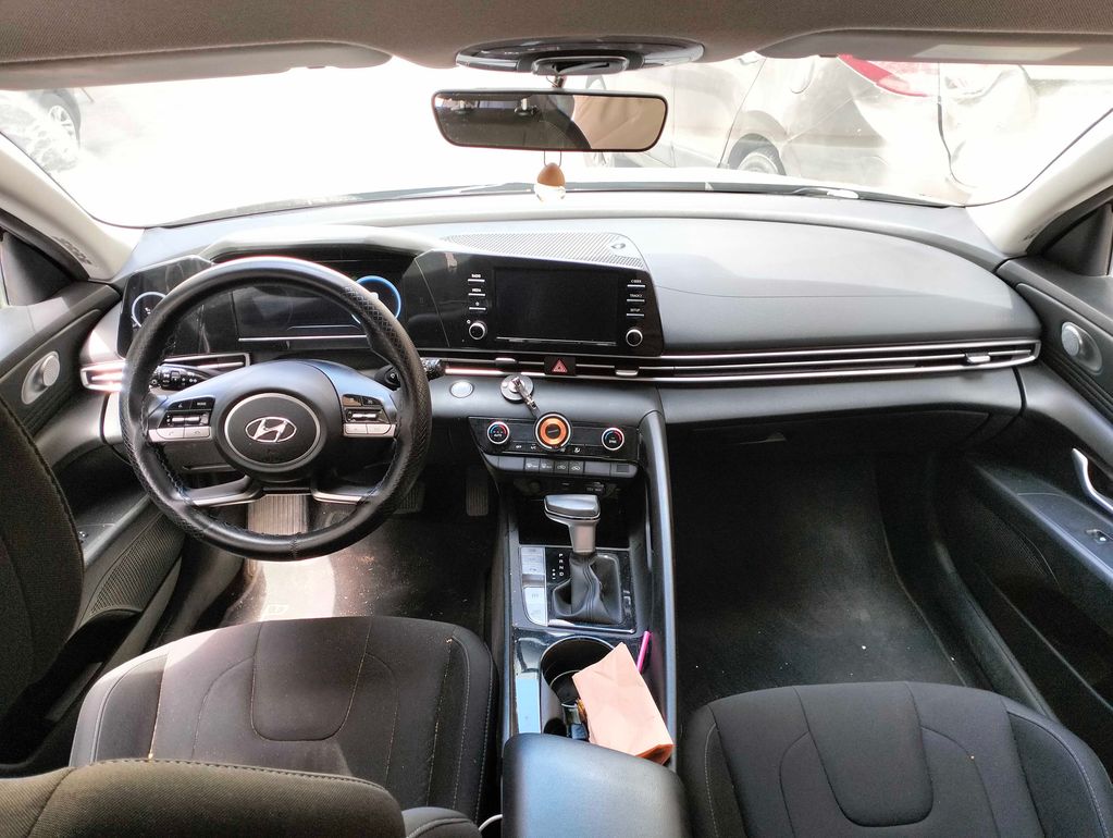 HYUNDAI Elantra 2022