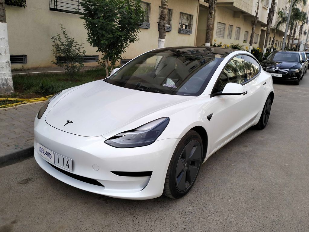 TESLA Model 3