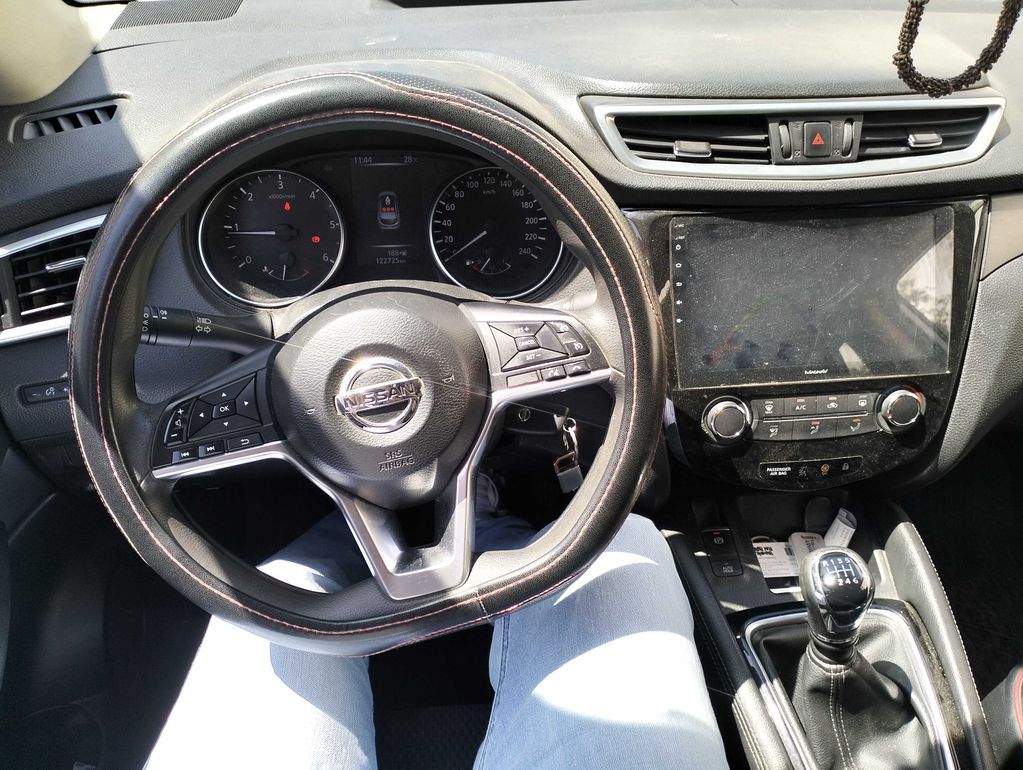 NISSAN Qashqai 2018