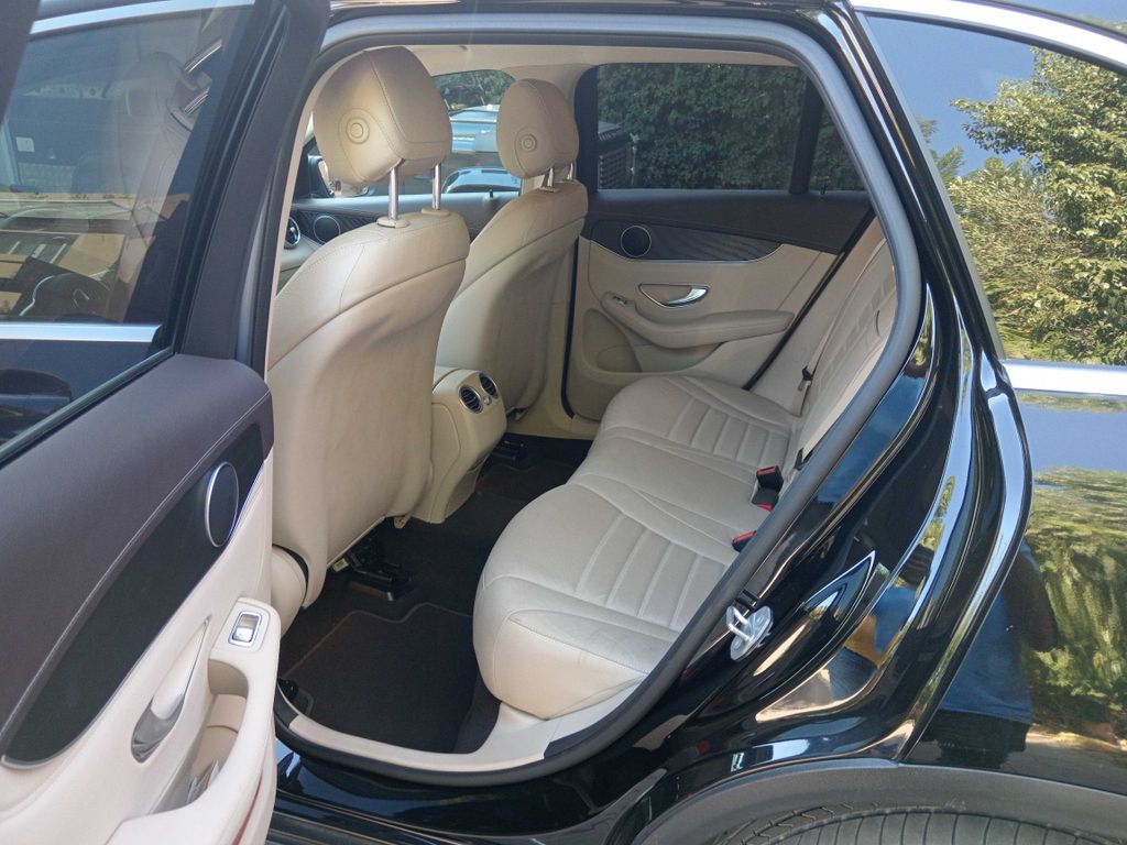 MERCEDES-BENZ GLC 2022