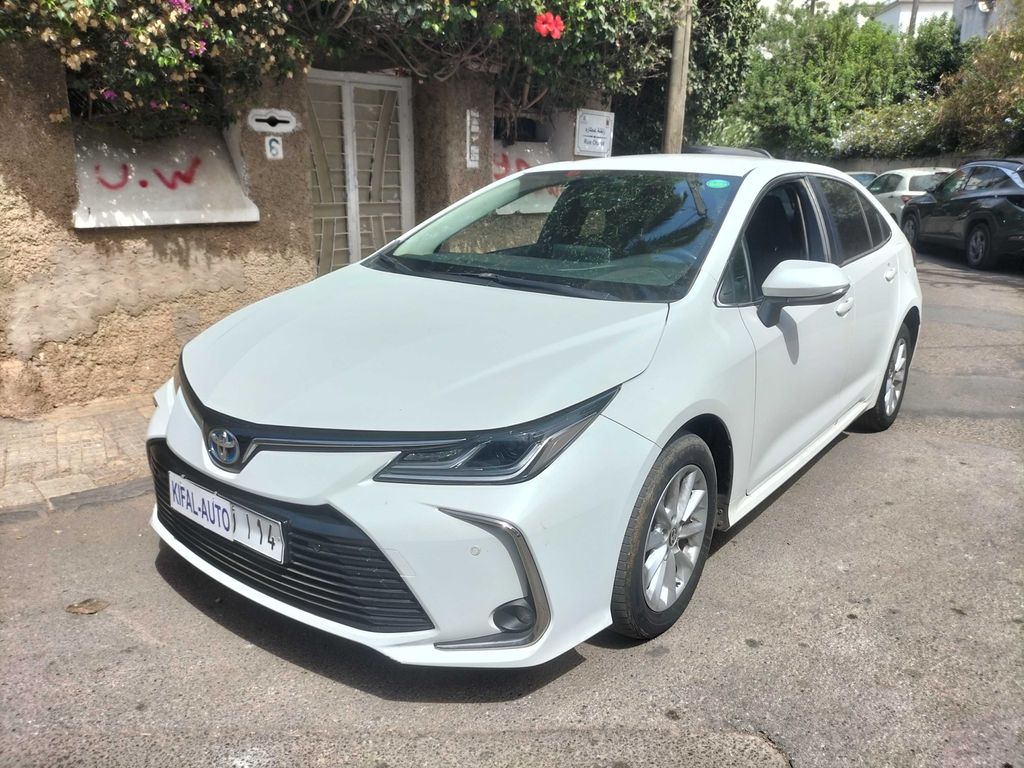 TOYOTA Corolla Prestige