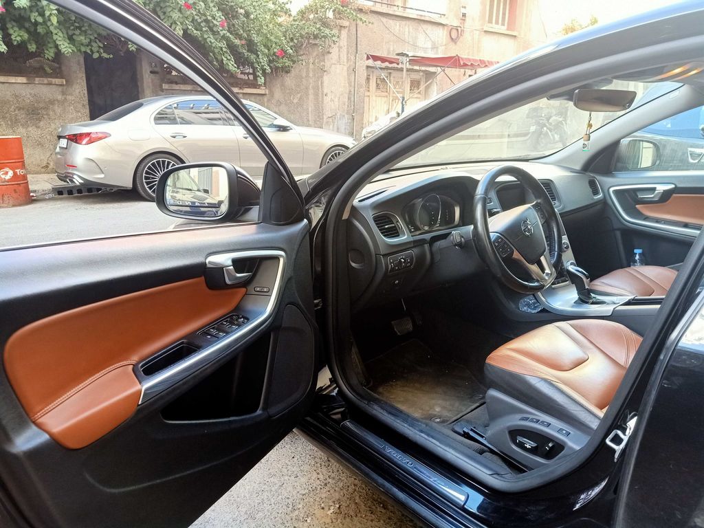 VOLVO S60 2019