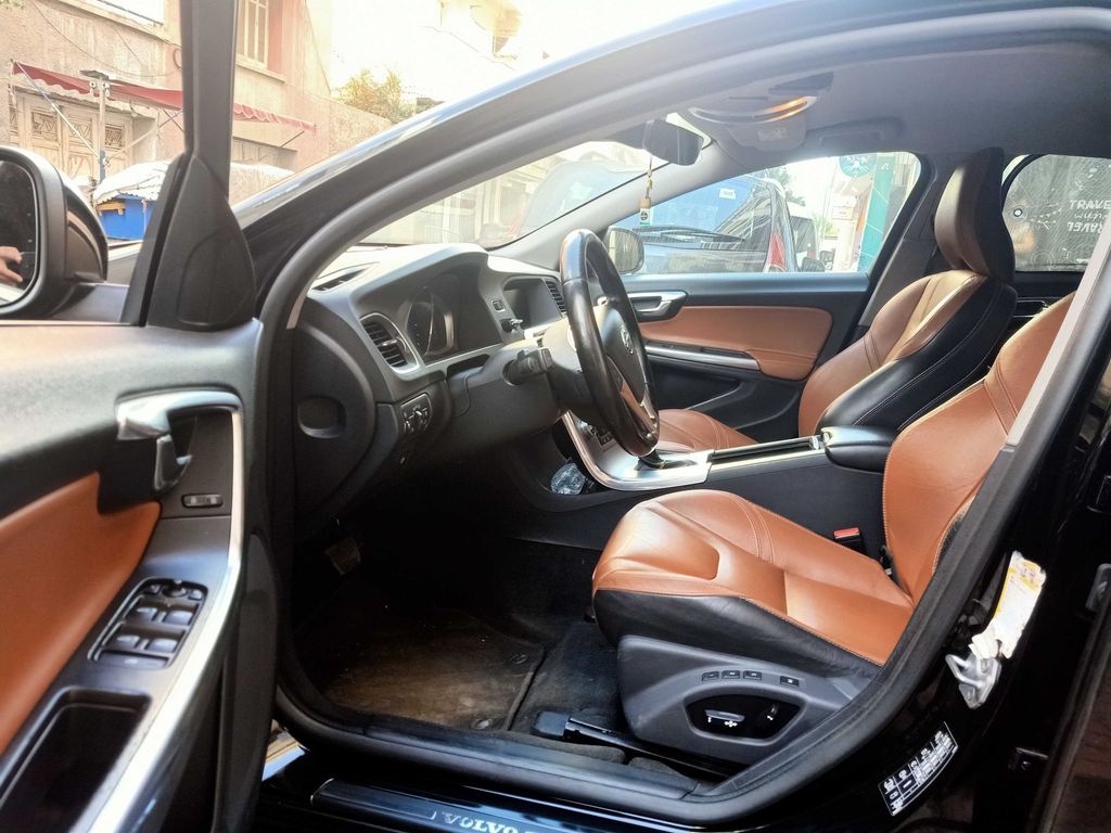VOLVO S60 2019