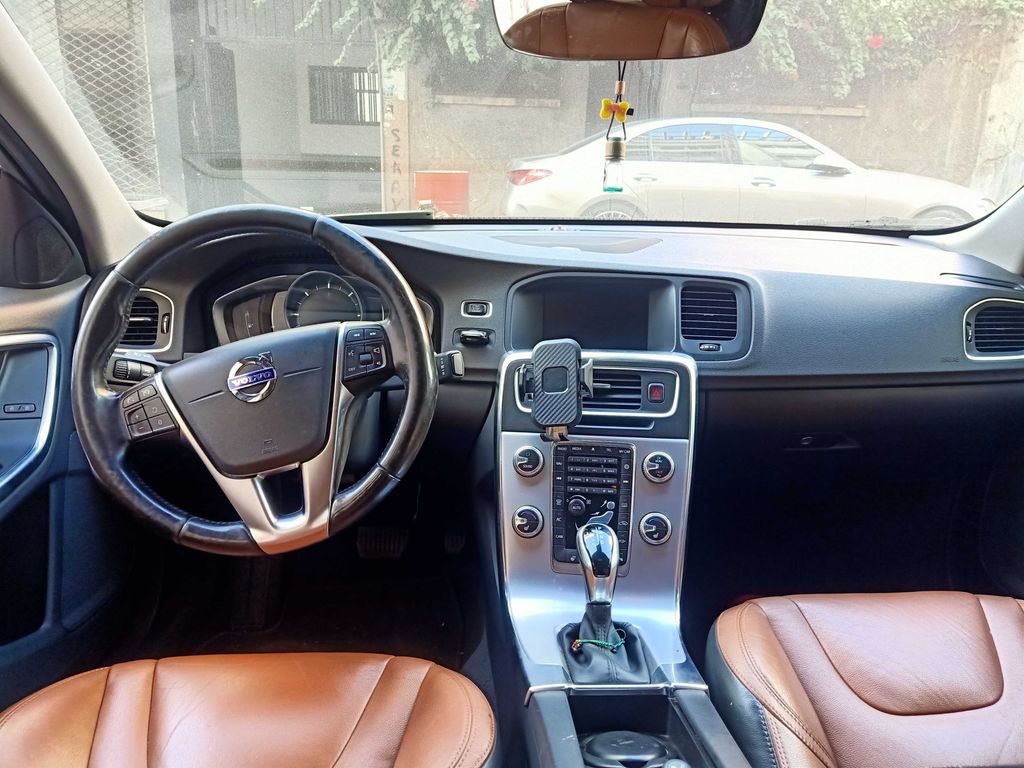 VOLVO S60 2019