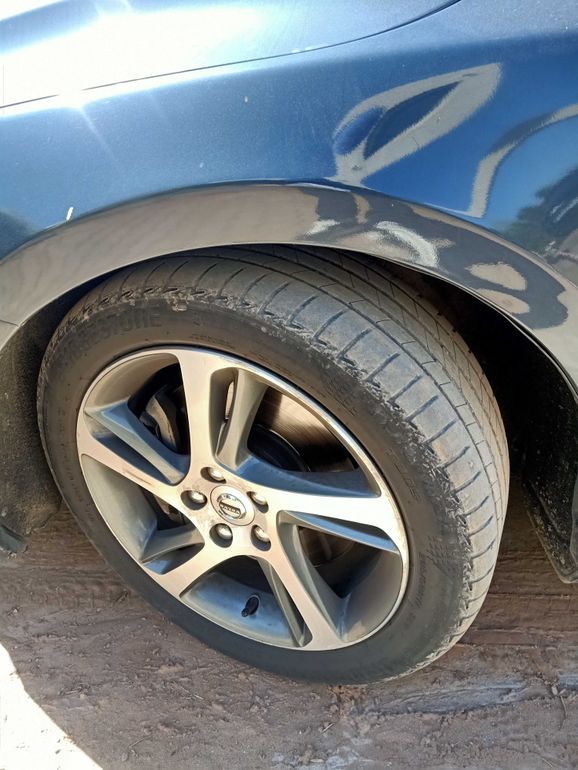 VOLVO V40 2019