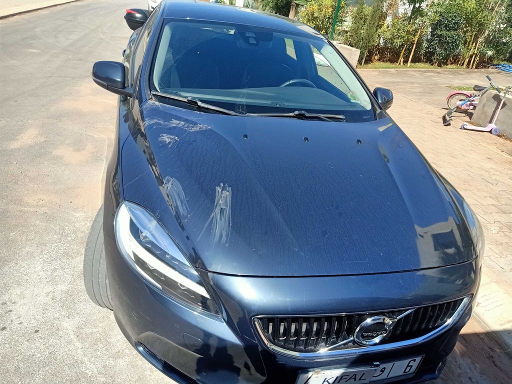 VOLVO V40 2019