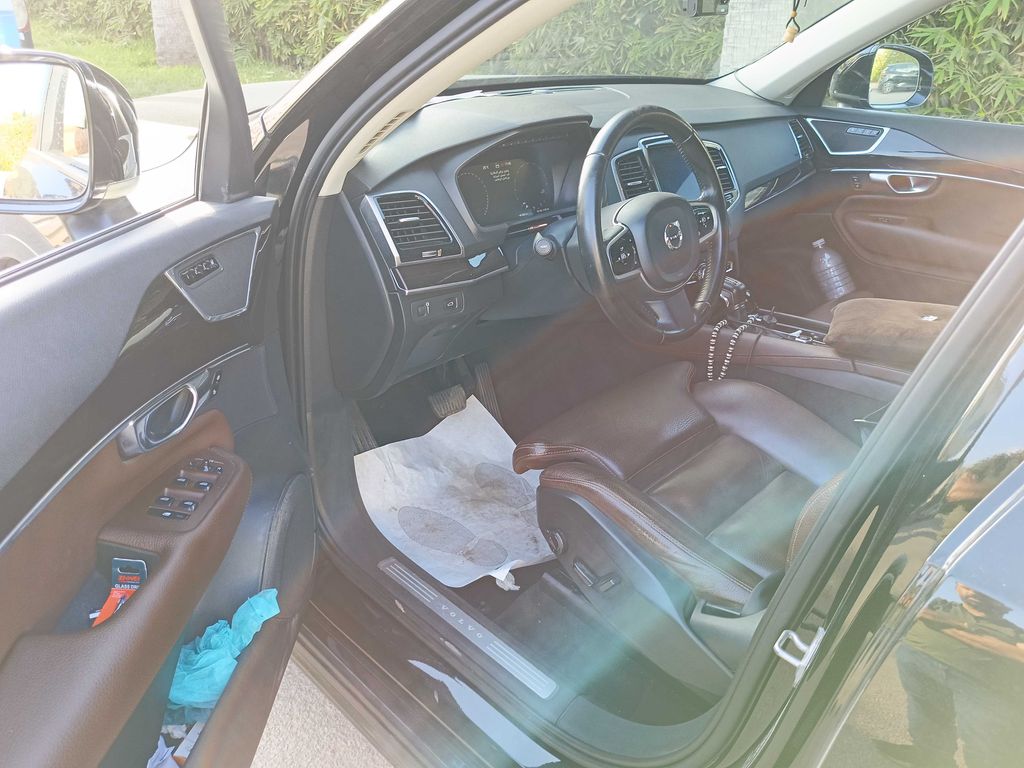 VOLVO XC90 2019