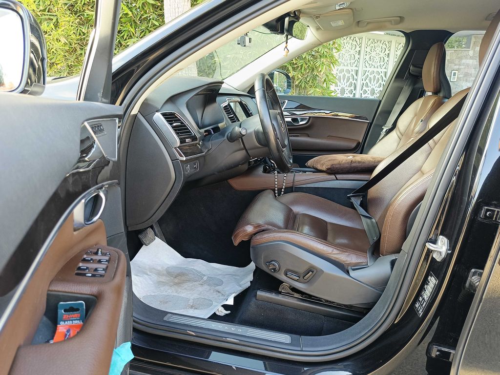 VOLVO XC90 2019