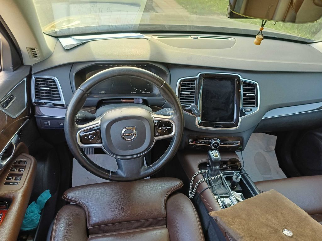 VOLVO XC90 2019