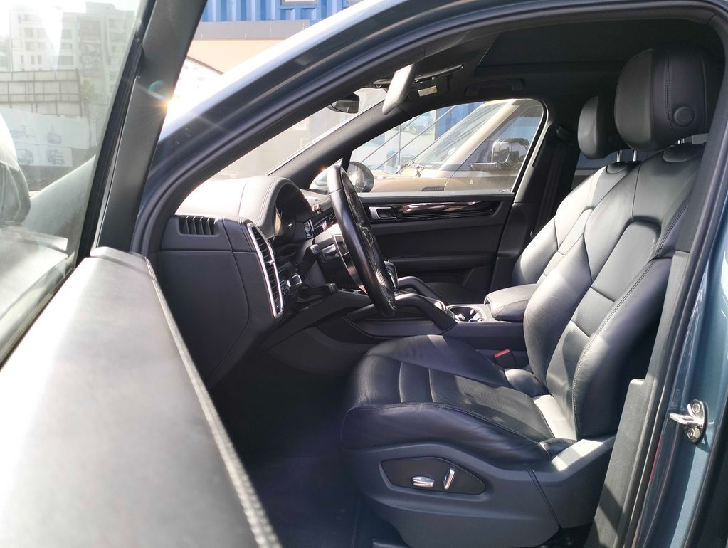 PORSCHE Cayenne 2021