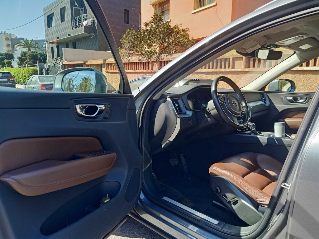 VOLVO XC60 2019