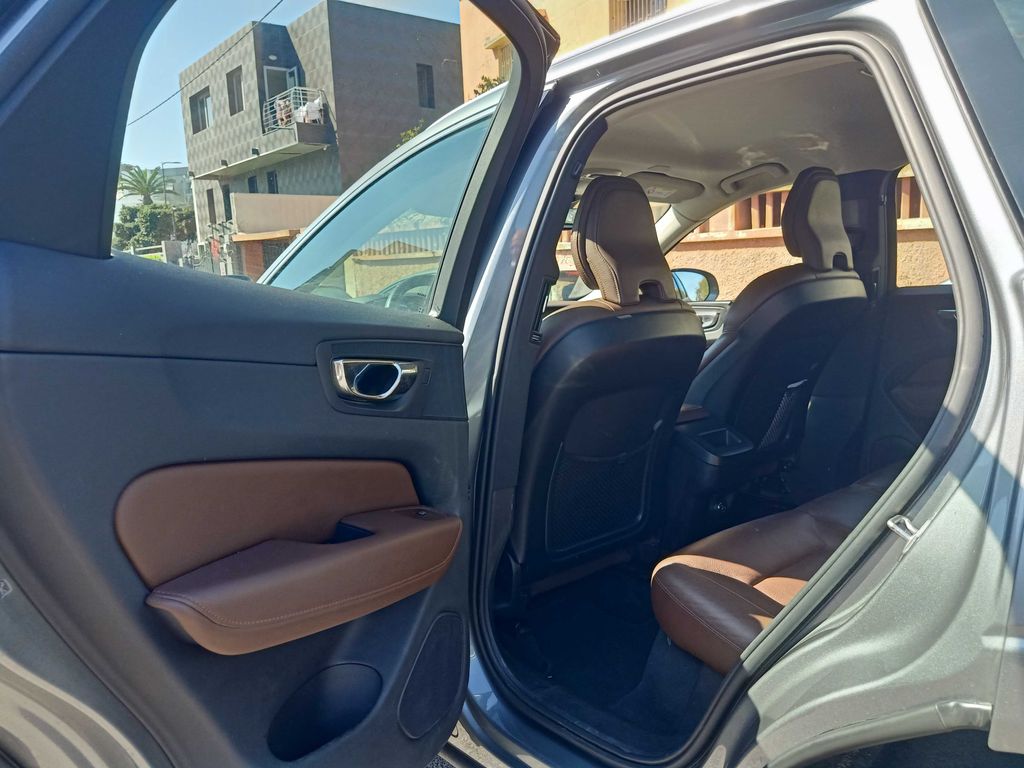 VOLVO XC60 2019