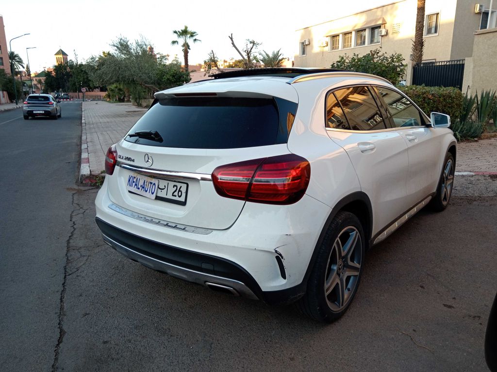 MERCEDES-BENZ GLA 2019
