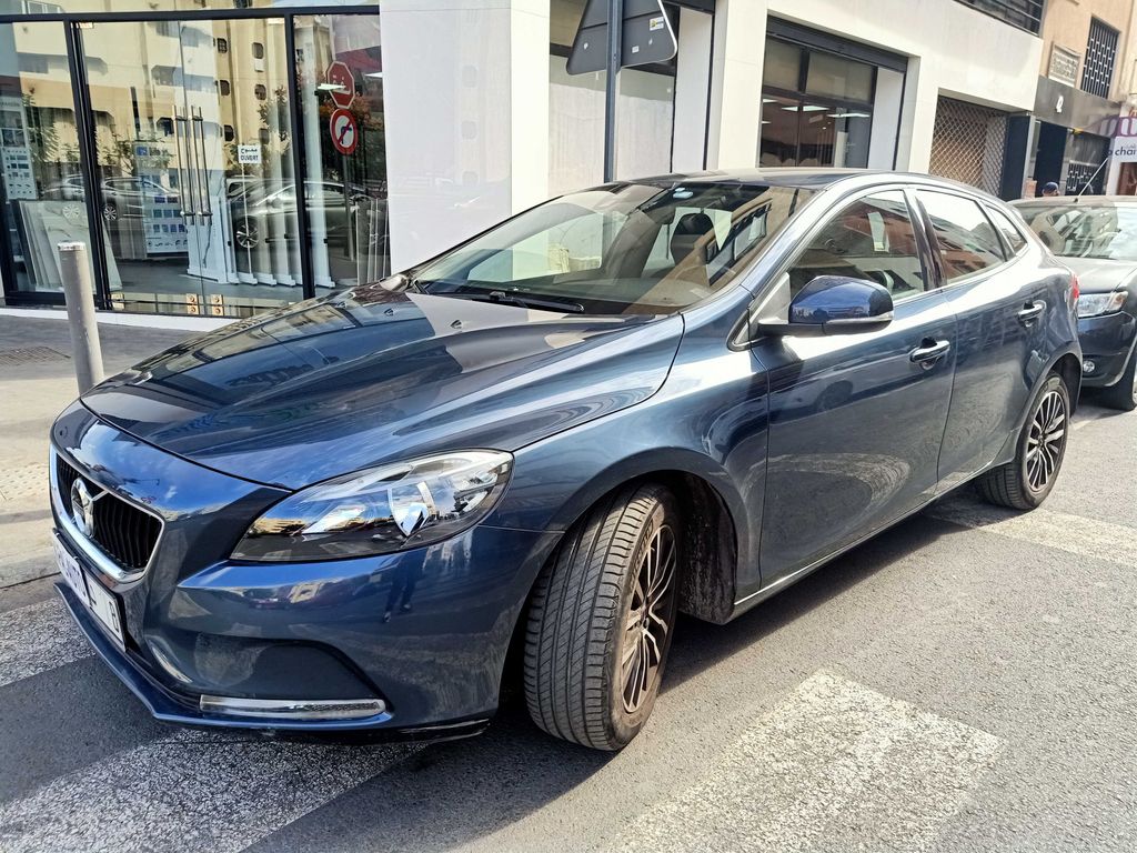 VOLVO V40
