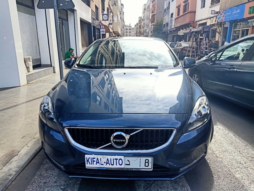 VOLVO V40 2017
