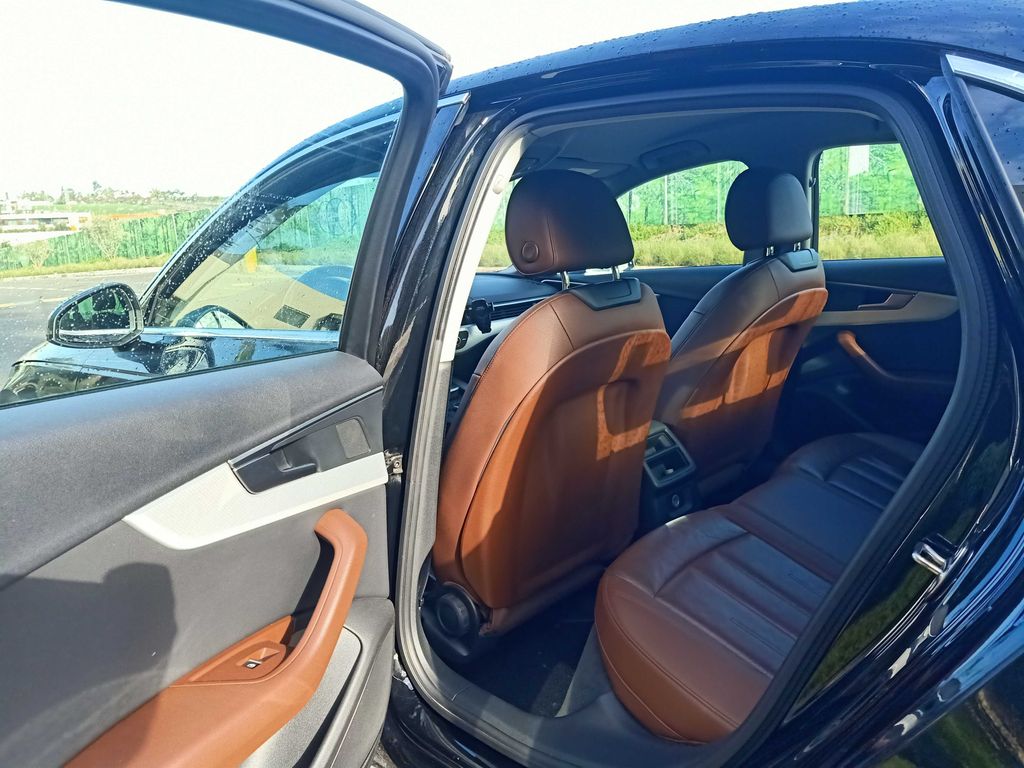 AUDI A4 2020