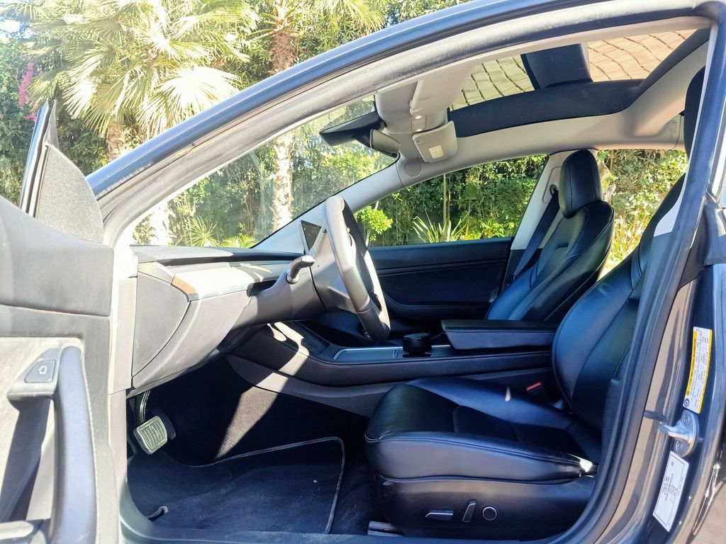 TESLA Model 3 2020