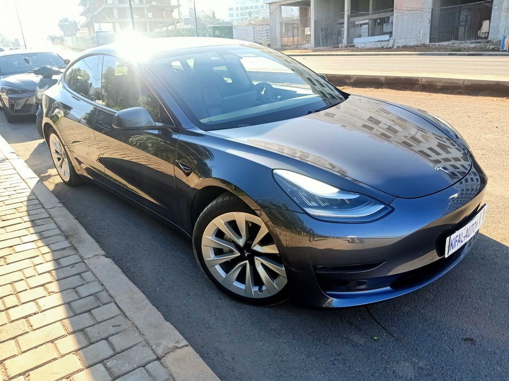 TESLA Model 3 2020