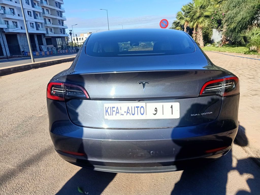 TESLA Model 3 2020